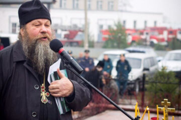 Инициатива возникла сразу же после перевода епископа Пармена на Урал.