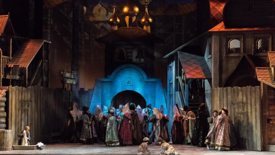 Посетить спектакли можно с 1 по 27 февраля в театре оперы и балета имени Джалиля.