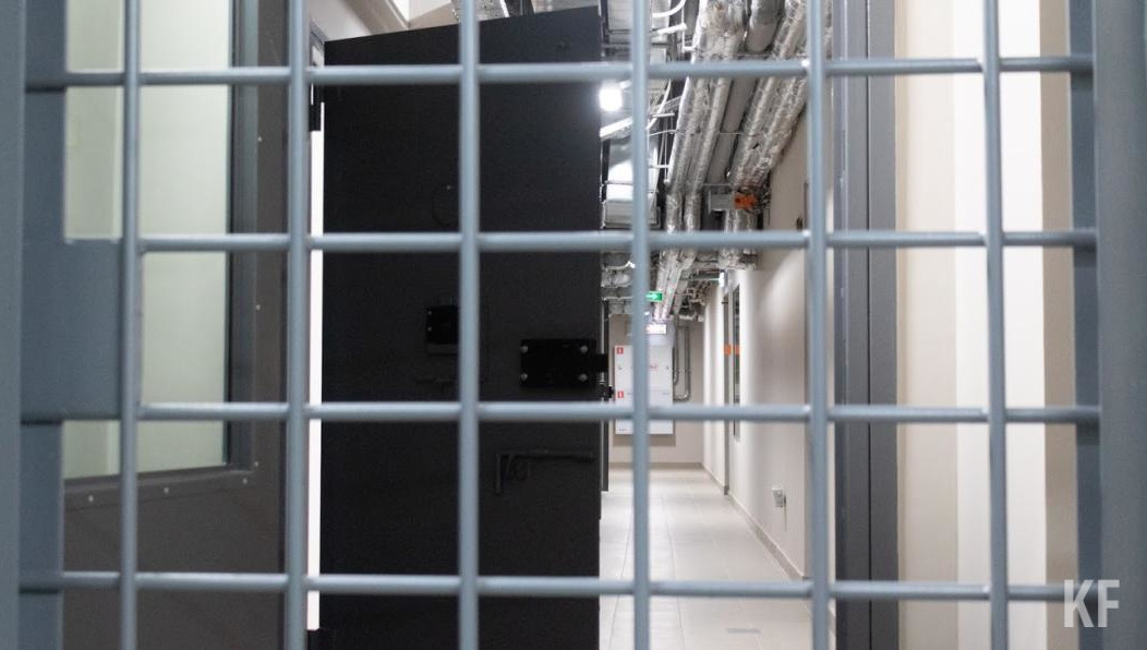 Там же они изготавливали наркотики.