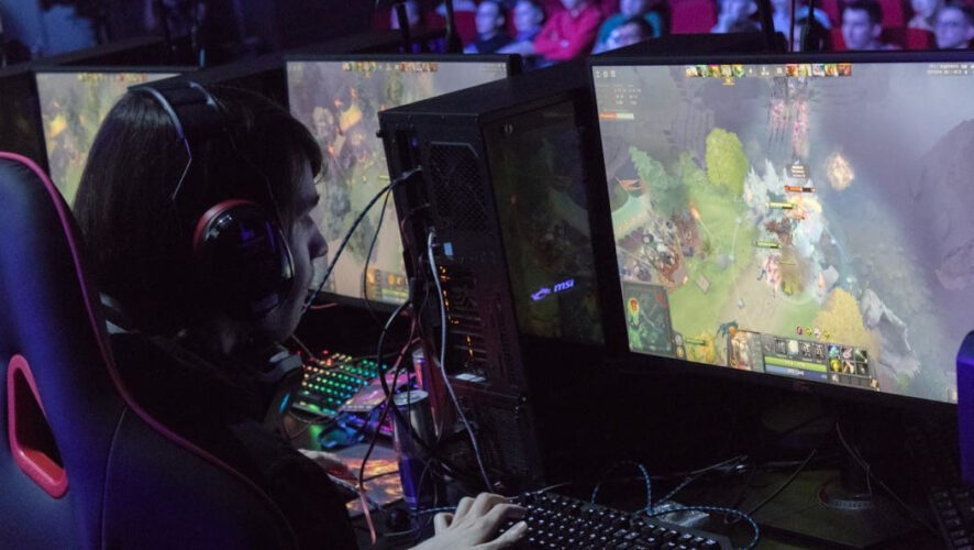 Министр цифрового развития Татарстана Айрат Хайруллин отметил заслуги тренера&nbsp;Silent Айрата Газиева в этой победе.