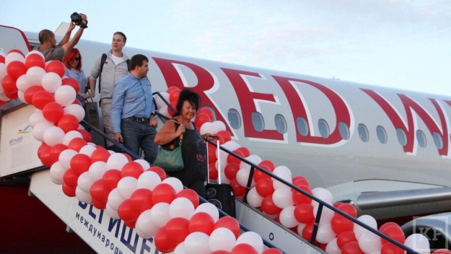 Вечером 10 августа аэропорт Бегишево принял первый борт авиакомпании Red Wings. Встретить самолет имели возможность не только журналисты