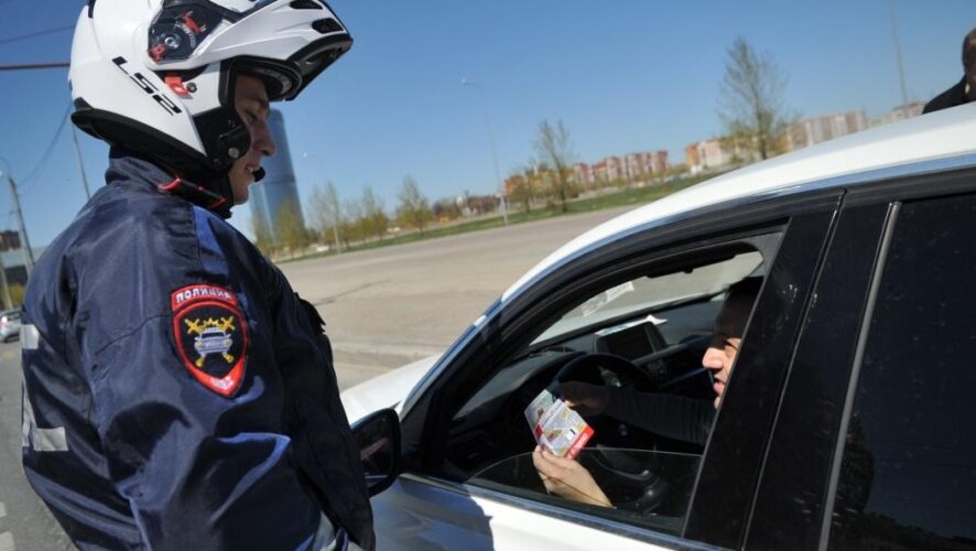 Мотоциклисты проводили с коллегами профилактические беседы о необходимости соблюдения правил дорожного движения.