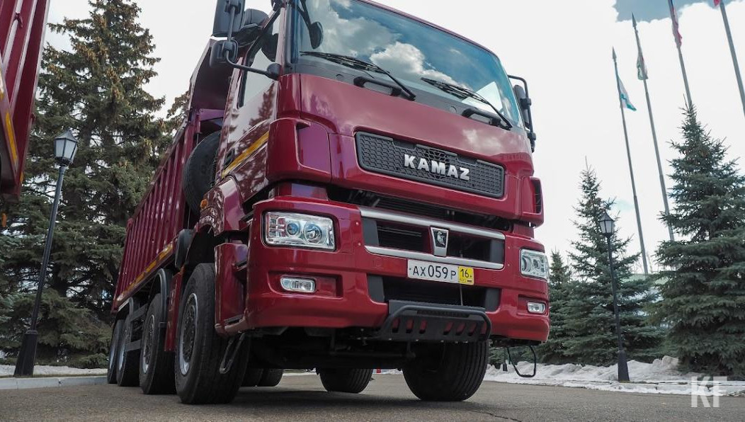 У производителя - дефицит импортных узлов из-за санкций Евросоюза.