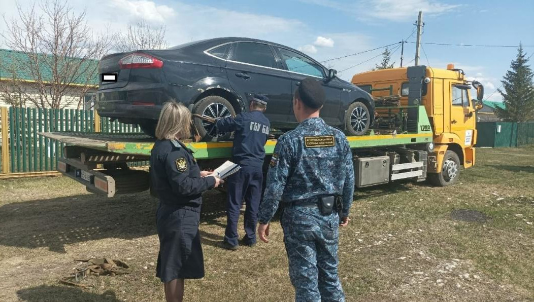 В отношении женщины было возбуждено два исполнительных производства на сумму 250 тысяч.