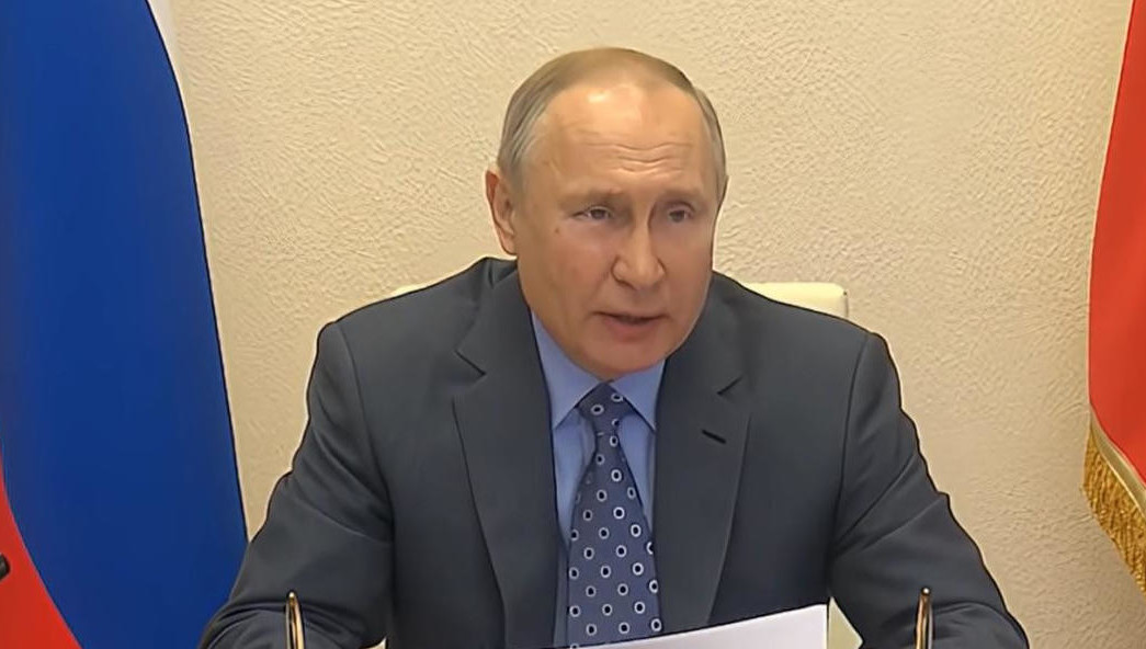 Президент потребовал безотлагательно отправить в безопасные места людей из зон стихийных бедствий.