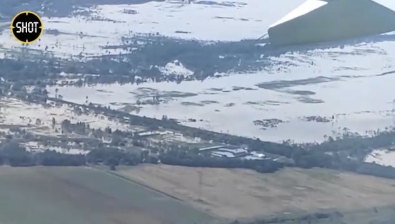 В соцсетях появилось видео с масштабами разгула стихии.