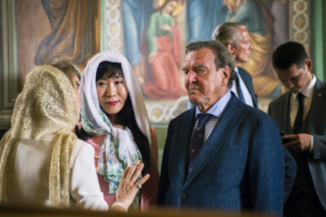 Экс-канцлер Германии посетил Благовещенский собор Казанского Кремля.