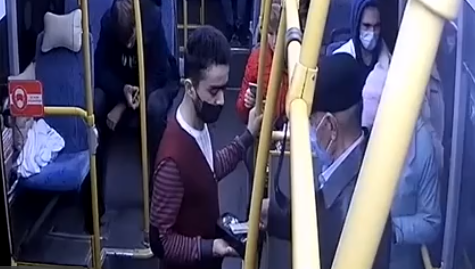 Кондуктор не выгонял ребятишек из салона.