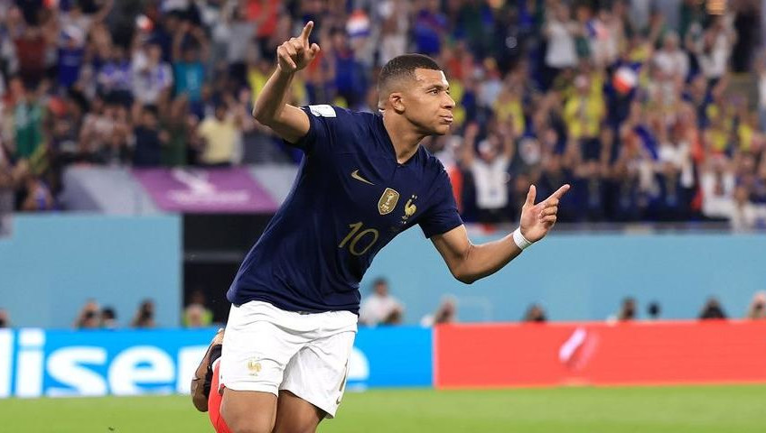 Были массовые беспорядки в Париже и других городах.