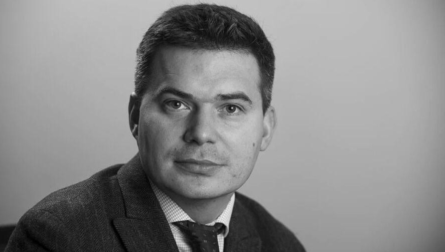 Мужчина выпал с корабля во время прогулки по морю.