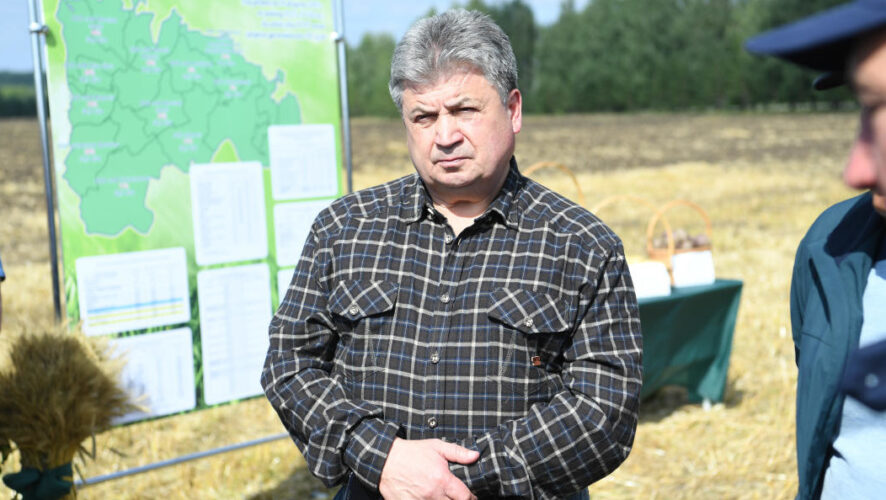Геннадий Емельянов занимает пост главы Елабужского района РТ.