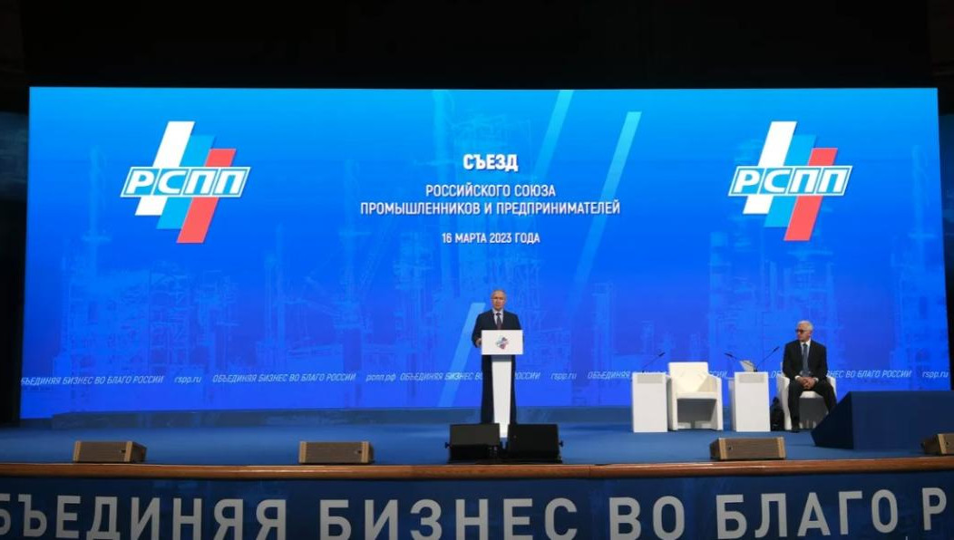 На данный момент в России более 500 тысяч педагогов колледжей и училищ с невысокими зарплатами.