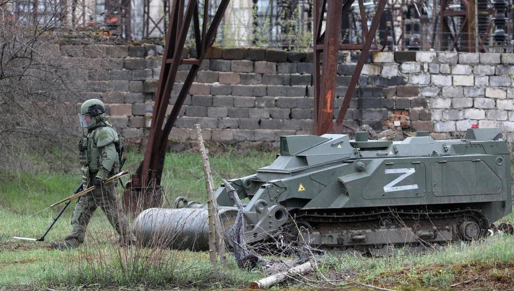 Также российские ракеты поразили две артиллерийские батареи и два склада боеприпасов в районах Николаевки и Берестового в ДНР.