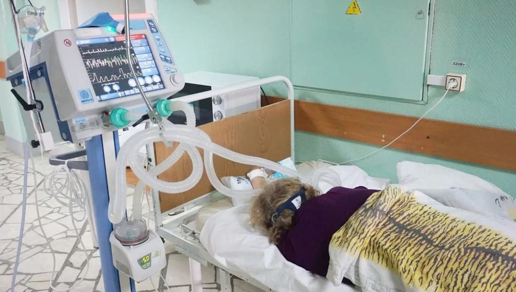 Большая часть поступивших - не вакцинированные.