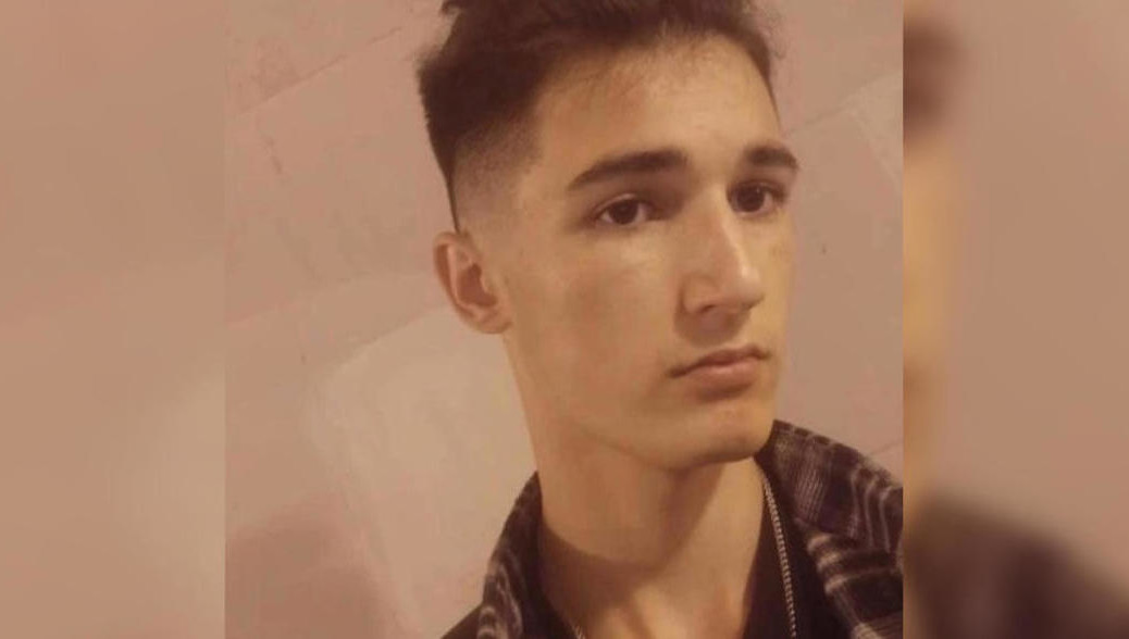 Тело подростка нашли волонтеры.