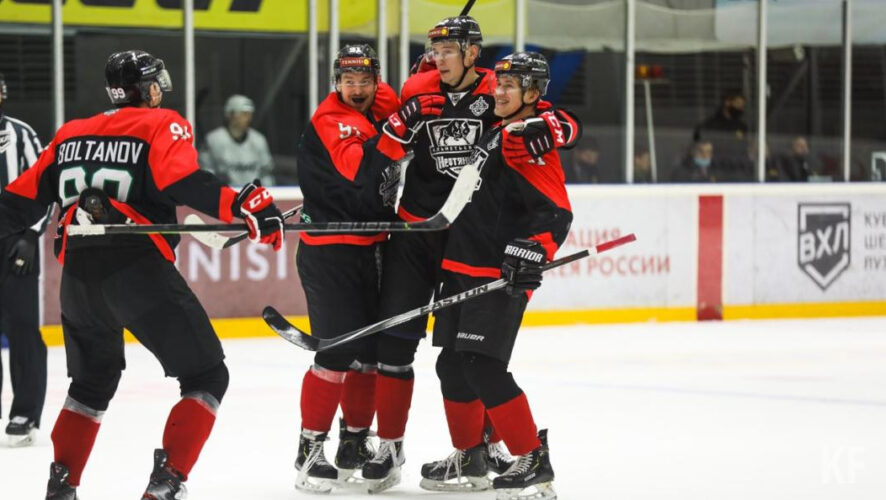 Альметьевцы перебросали соперника