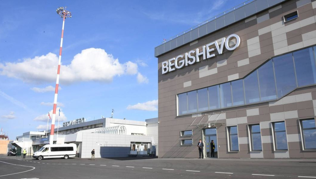 Самолет «Уральских авиалиний» не смог приземлиться в аэропорту.