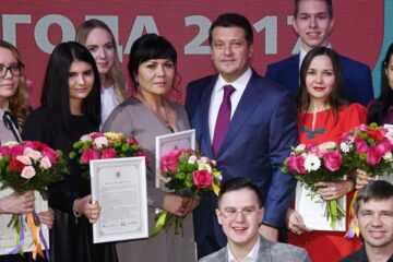 Мэр Казани Ильсур Метшин наградил лауреатов премии «Волонтер года-2017»