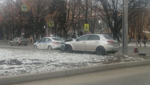 Авария случилась у колледжей.