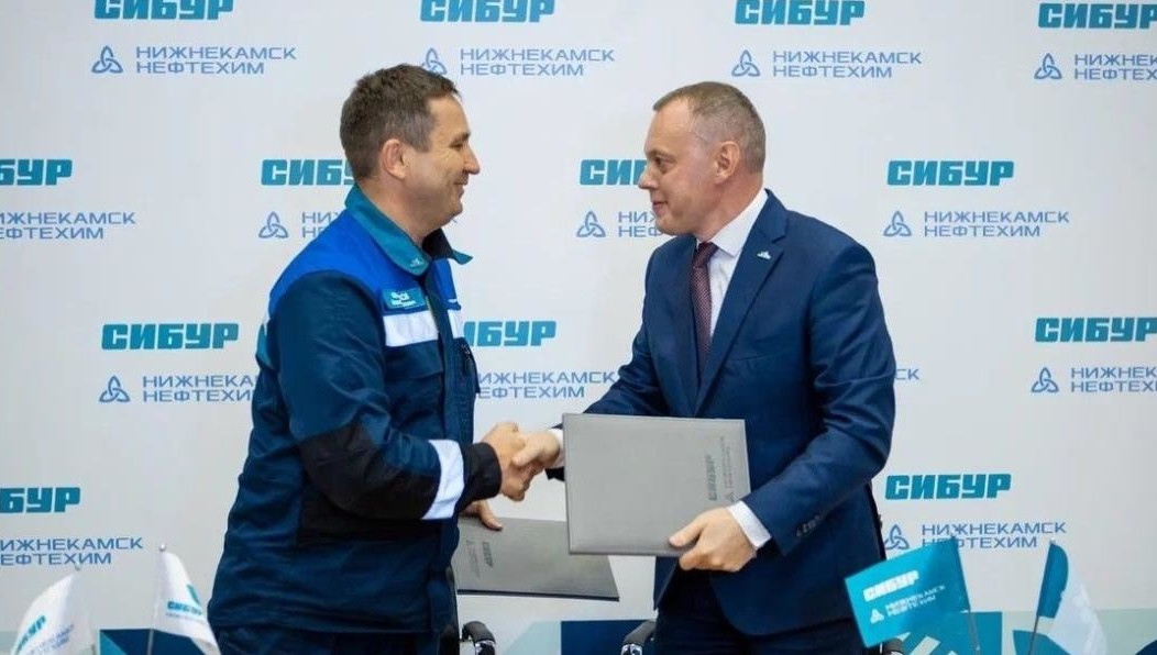 На предприятии подписали новый коллективный договор.