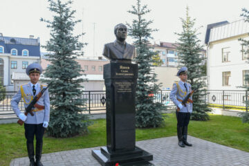 Бронзовый бюст министру внутренних дел ТАССР установили во внутреннем дворике здания МВД на Дзержинского