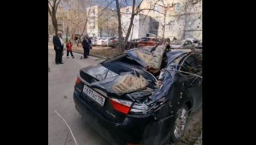 Пользователи сочувствуют владельцу машины.