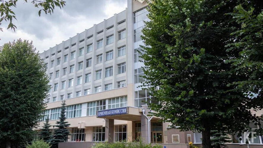 Преподаватели считают недопустимыми татуировки и дреды в стенах учебного заведения.