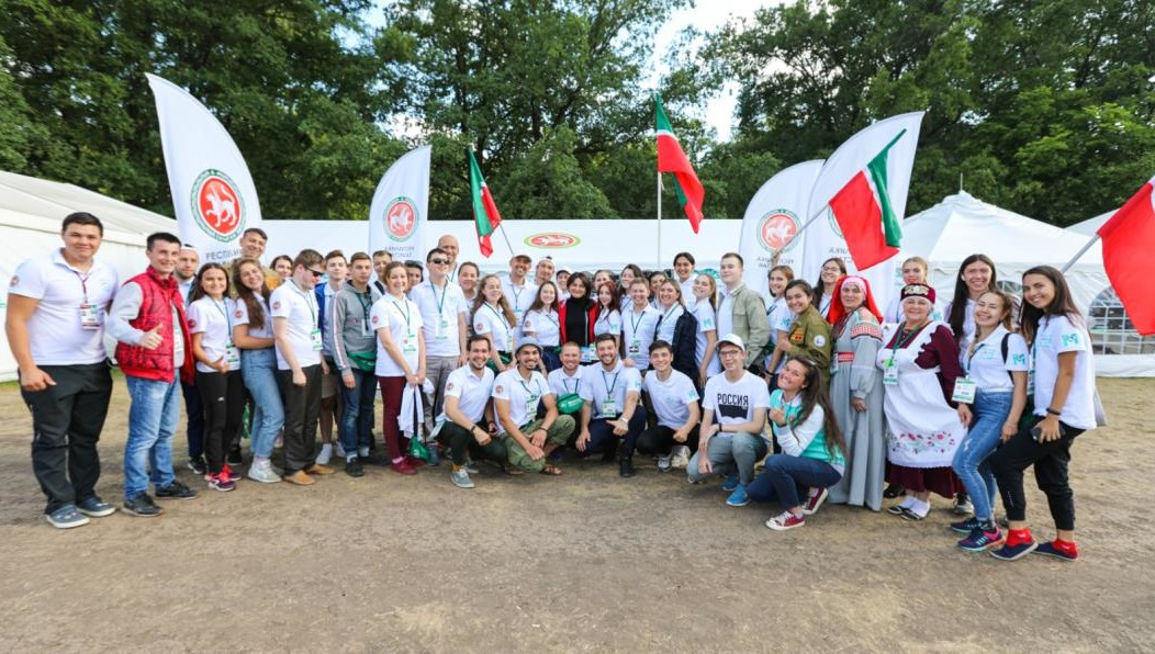 Республику представляли 320 человек.