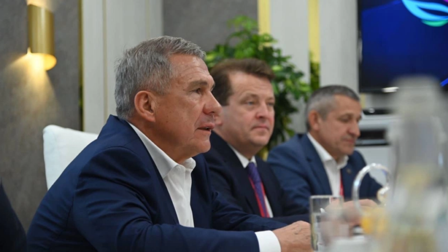 На встрече обсудили участие банка в финансировании инфраструктурных проектов в Татарстане в рамках государственно-частного партнёрства.