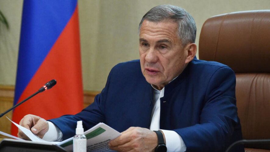 Раис республики призвал вузы и бизнес откорректировать программы научных исследований для получения конкретных прикладных результатов.