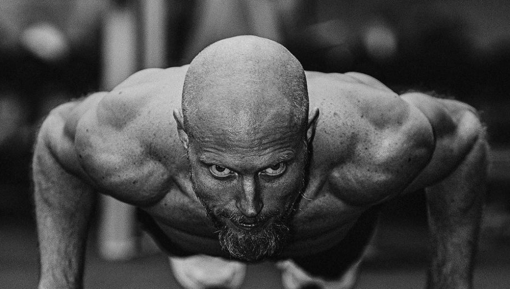 Сергей Яковлев избавился от 24 кг и волос.