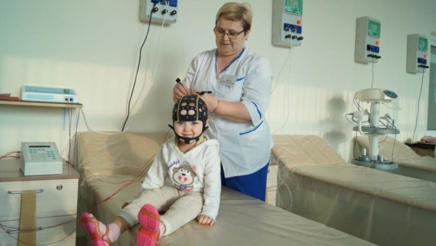 Для каждого ребенка подбирают&nbsp;индивидуальную программу лечения.