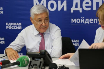 Председатель Госсовета Фарид Мухаметшин собрал наказы от татарстанцев.