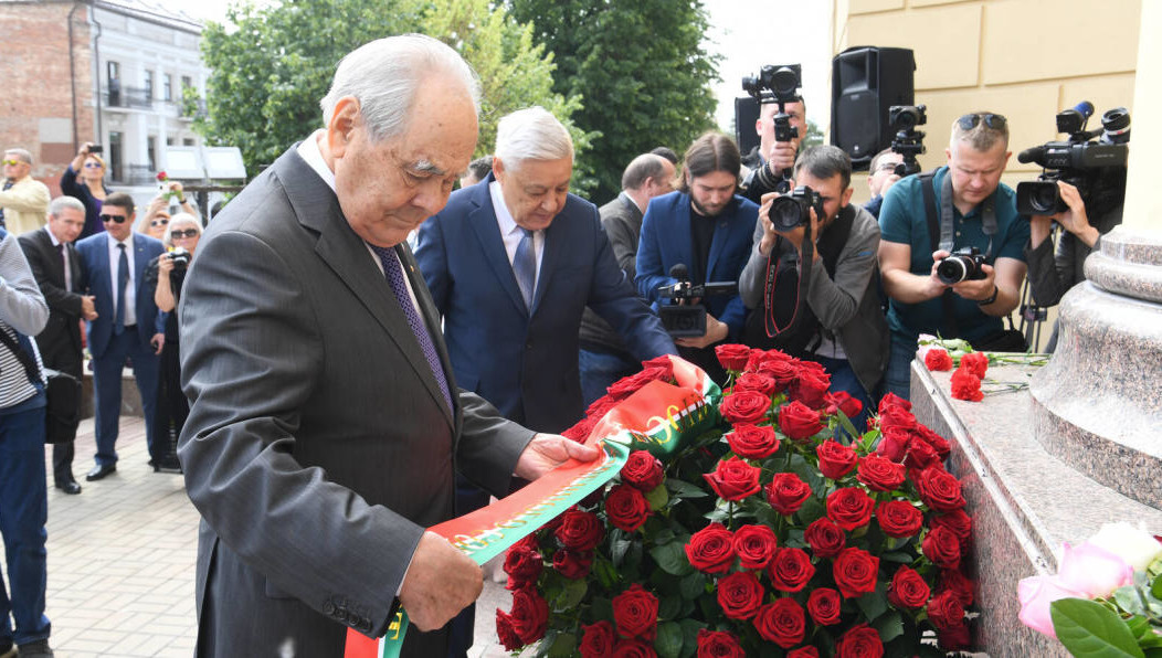 В Казани прошел праздник по случаю Дня русского языка и дня рождения поэта.