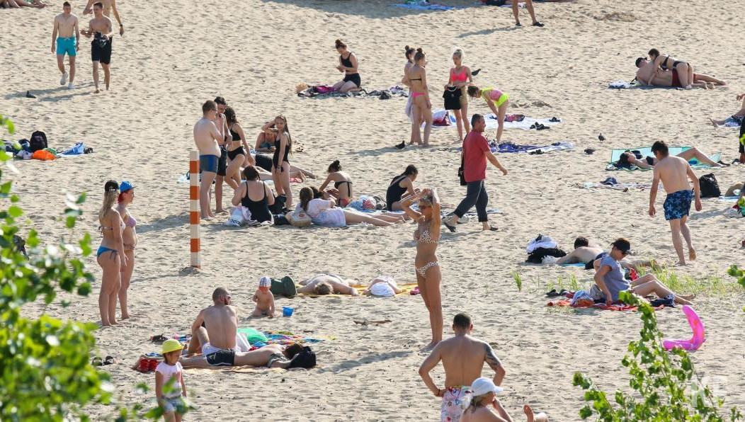 Днем ожидается гроза.