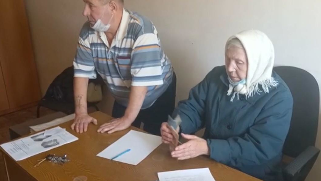 Выманенные обманом деньги подозреваемый вернул.