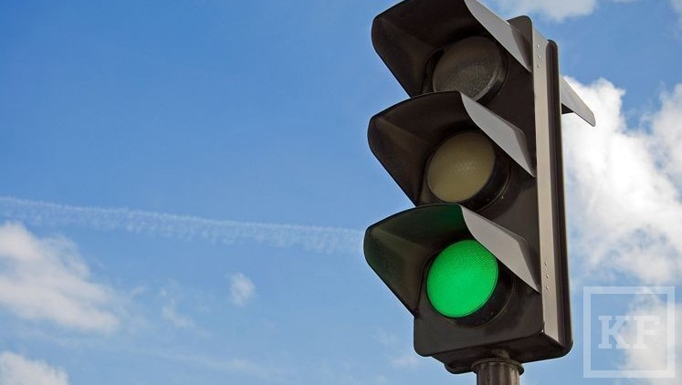 В качестве эксперимента на перекрестке улиц Декабристов и Горсоветская заработал «говорящий» светофор