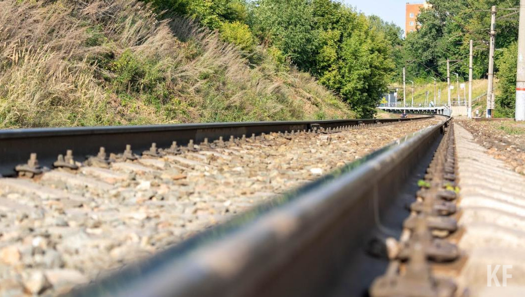 Железная дорога пройдет через основные спальные районы и деловой центр города.