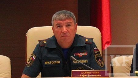 Режим чрезвычайной ситуации предложил ввести с завтрашнего дня в Татарстане глава МЧС РТ Рафис Хабибуллин на совещании в кабмине республики
