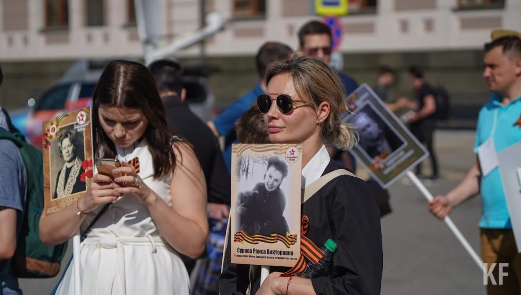 Горожане могут разместить фотографию своего героя изнутри салона автомобиля на боковое стекло