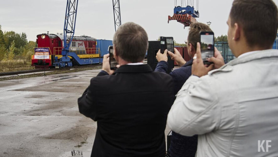 Казань встретила первый контейнерный поезд из Владивостока. Журналист KazanFirst Алия Резванова узнала