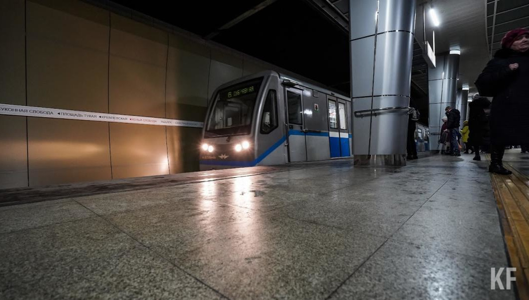 В праздничный день в метро запустили дополнительные поезда.