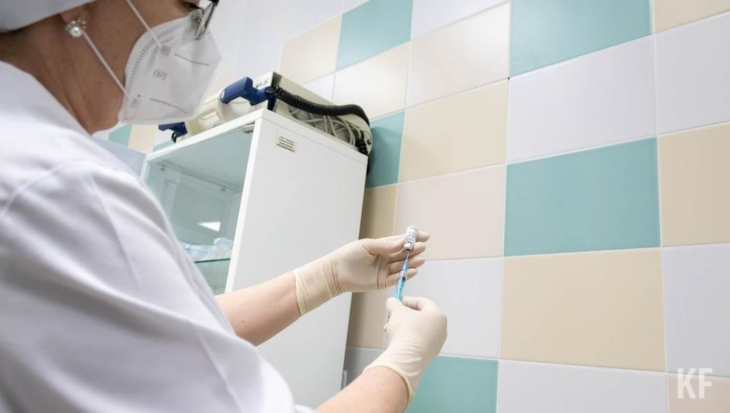 В случае ревакцинации «Спутником Лайт» сертификат обновится в день введения прививки.