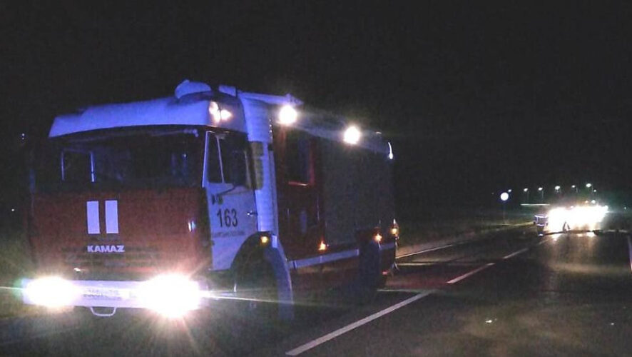 С пламенем пожарные справились за несколько минут.