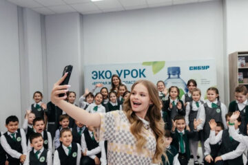 Видеоблогер и певица Милана Стар стала соведущей экоуроков для школьников Казани и Нижнекамска