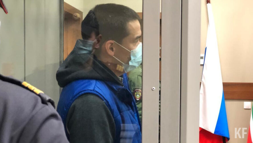 Ренат Халимов не признает вину и угрожает журналистам своим служебным положением.