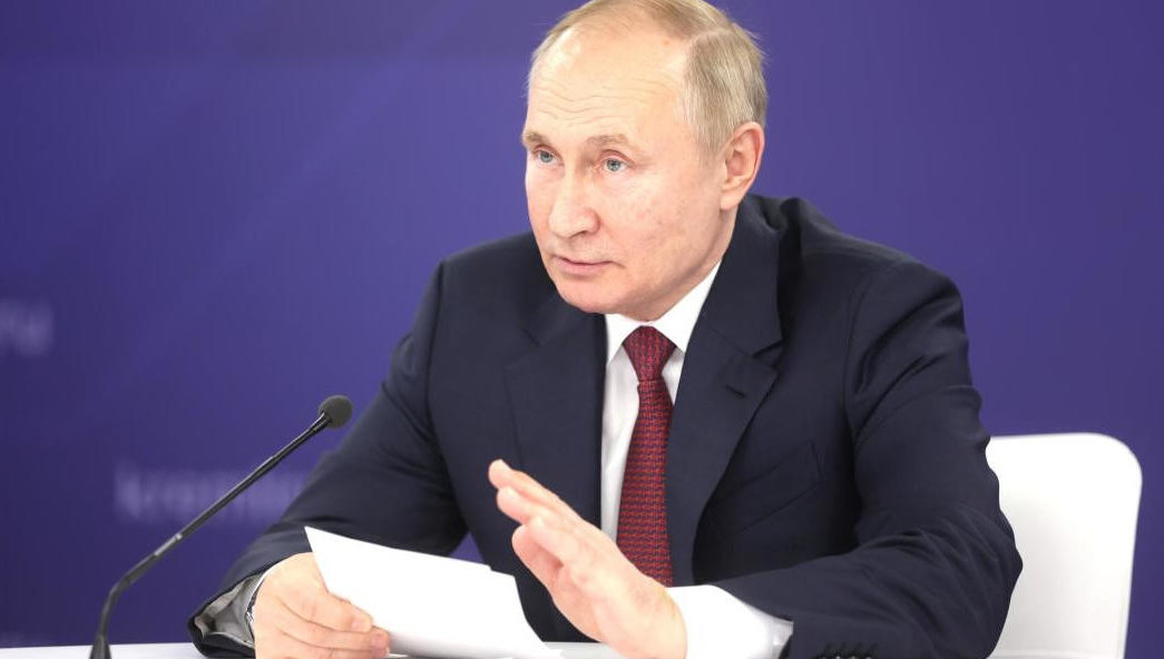 Президент оценил работу руководства регионов России по антиковидным ограничениям.