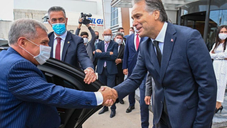 Турецкие партнеры также оценили костюм президента Татарстана.