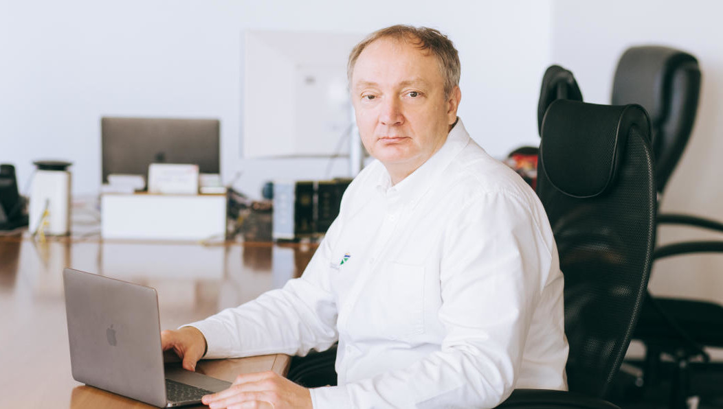 Ученый планирует сосредоточиться на научно-исследовательской деятельности.