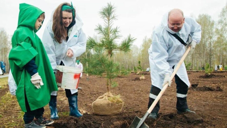 В акции участвовали около 200 человек.